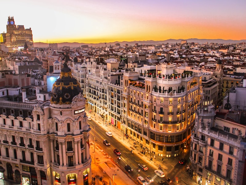 Las Tablas: Modernidad y Espacios Verdes en Madrid Norte